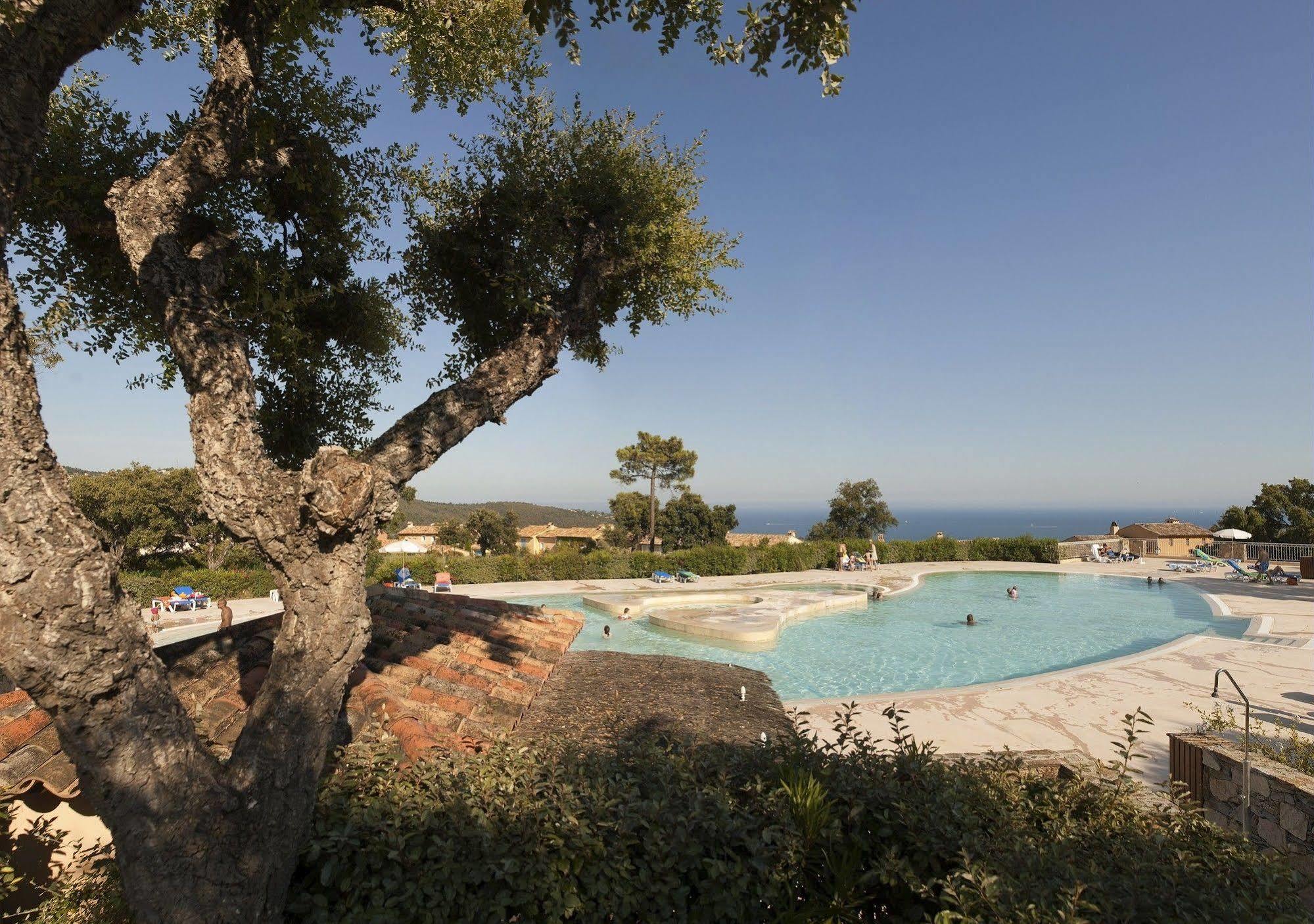 P&V Residence Le Hameau Des Issambrr Sainte-Maxime Exteriér fotografie